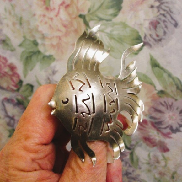 CALVAIRE Sterling Silver Angel Fish Brooch ~ RARE Vintage Designer Sterling Fish - Picture 6 of 15